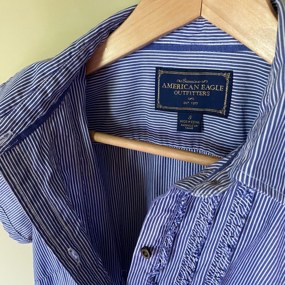🦅AMERICAN EAGLE OUTFITTERS Button Down - Picture 3 of 7